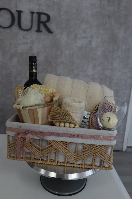 L’amour Self-Care Spa Basket 🛁🌿💗